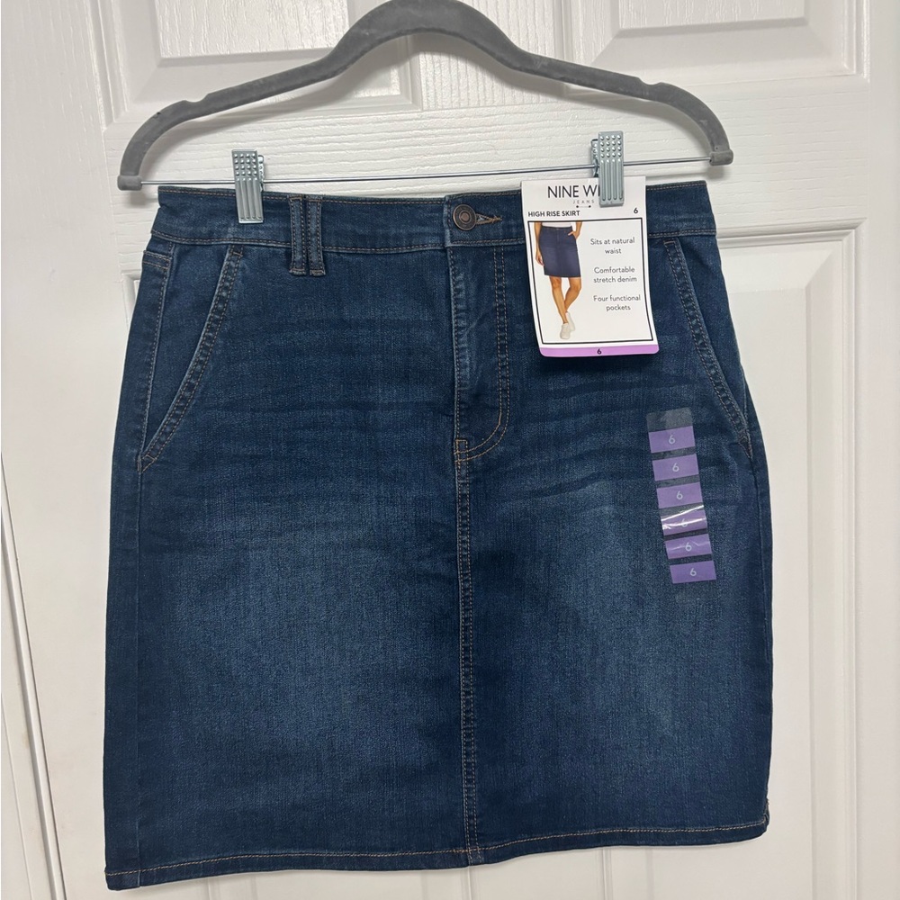 Nine West Women's Denim High Rise Skirt. Size 6